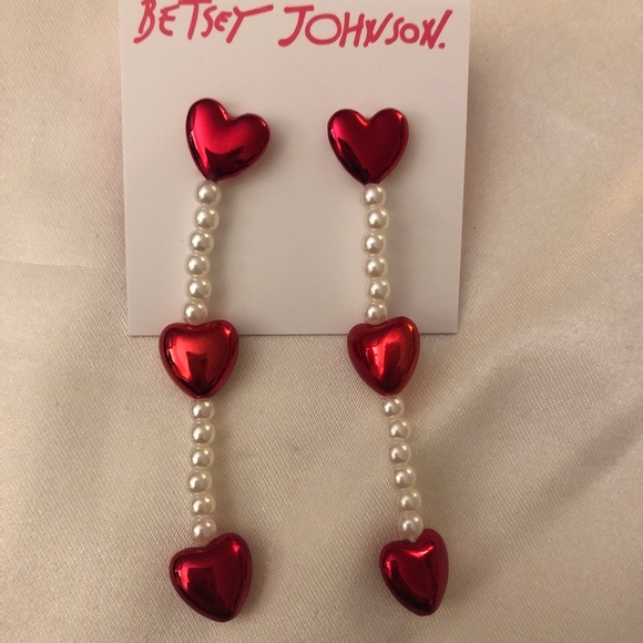 Betsey Johnson Red Hots Linear Heart & White Faux Pearl Drop Earrings NWT - Picture 5 of 9